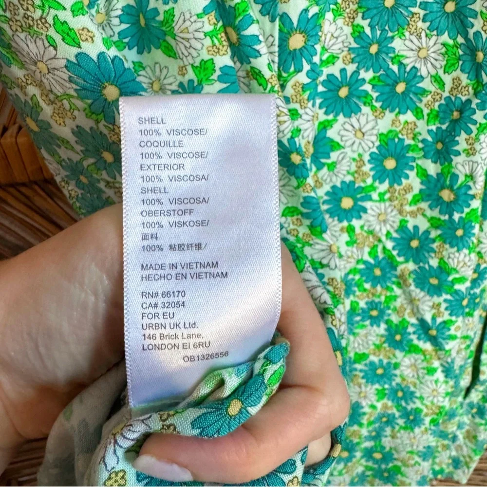 Urban Outfitters UO Pocket Full Posey Floral Playsuit Romper Jumpsuit SZ S - Picture 7 of 7